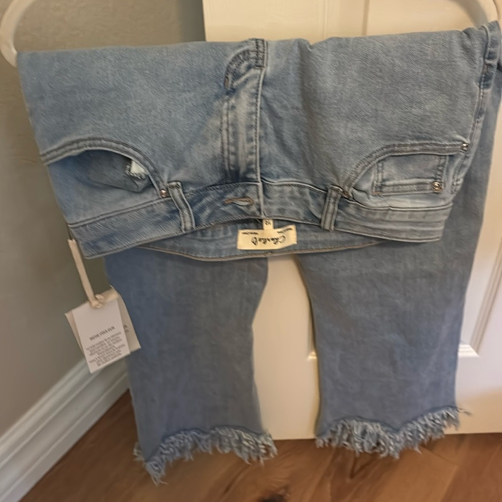 NWT light denim size 10 .. ankle length cute jeans
